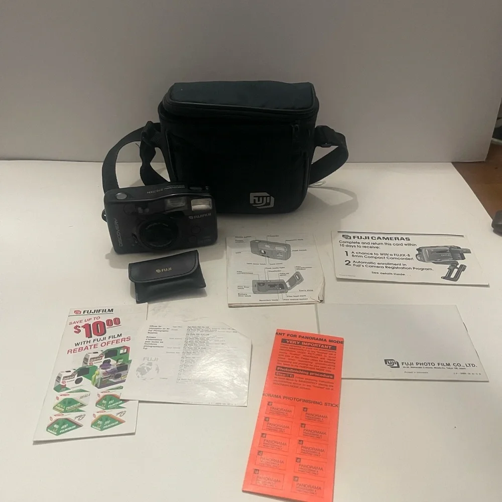 FUJIFILM DISCOVERY 270 ZOOM 35MM CAMERA W/ Case Untested